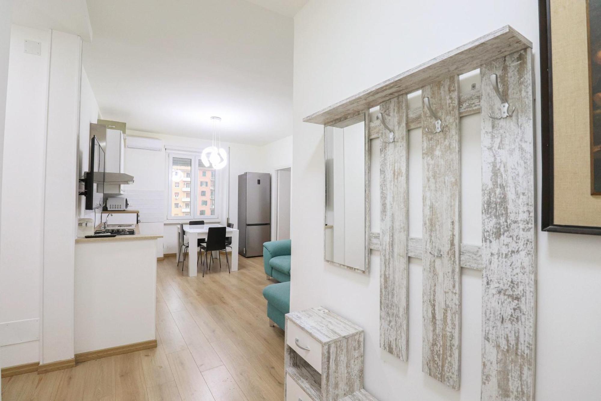 Elegant Chic - Center 10 Min, Ac, Wifi, Metro 1min Appartamento