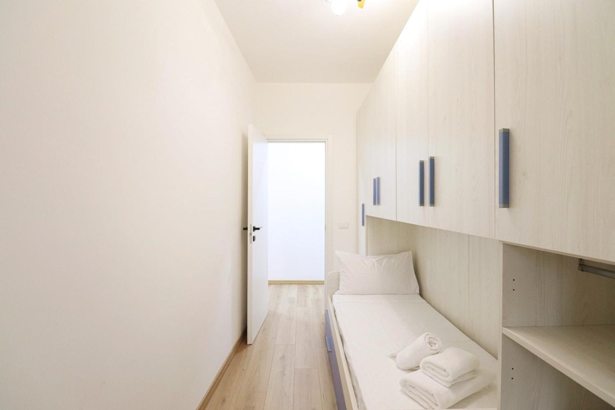 Appartamento Elegant Chic - Center 10 Min, Ac, Wifi, Metro 1min