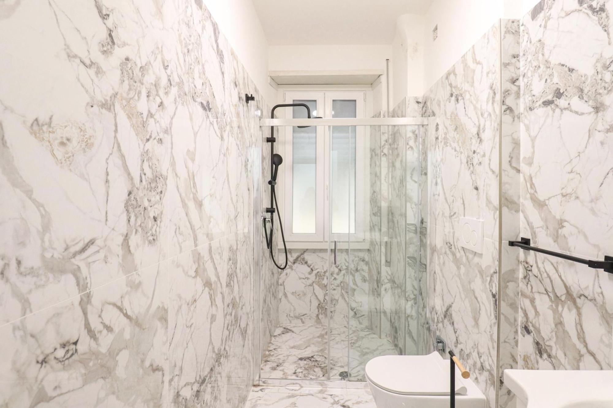 Elegant Chic - Center 10 Min, Ac, Wifi, Metro 1min Apartamento *